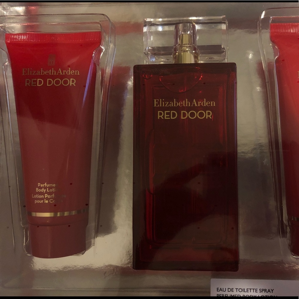 Elizabeth Arden Red Door gift set